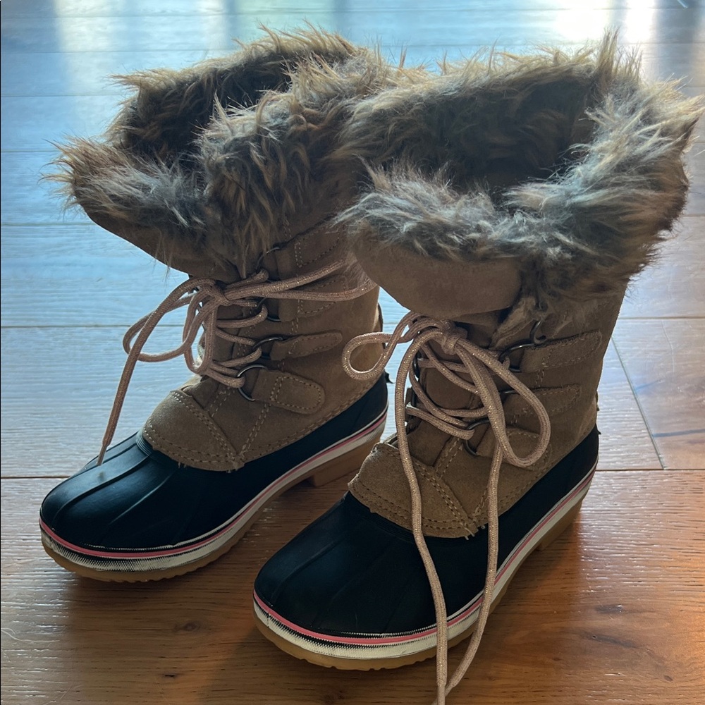 Girl's Tan and Black Winter Boots